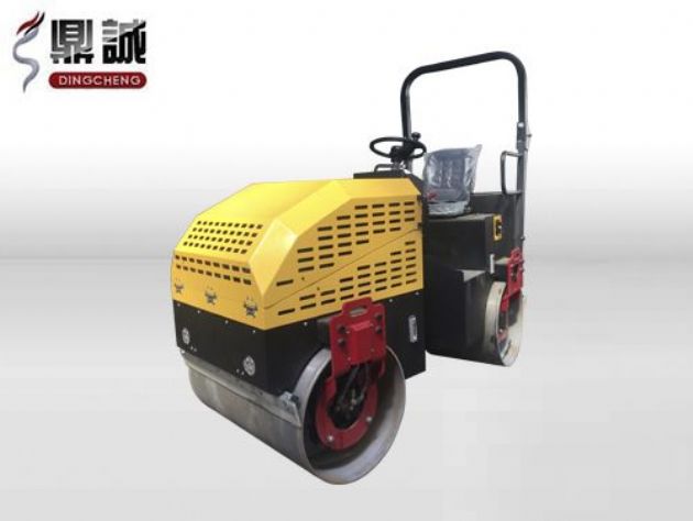 點(diǎn)擊查看詳細(xì)信息<br>標(biāo)題：2.5噸全液壓座駕式振動(dòng)壓路機(jī) 閱讀次數(shù)：14375
