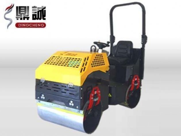 點(diǎn)擊查看詳細(xì)信息<br>標(biāo)題：1噸全液壓振動(dòng)壓路機(jī) 閱讀次數(shù)：14137